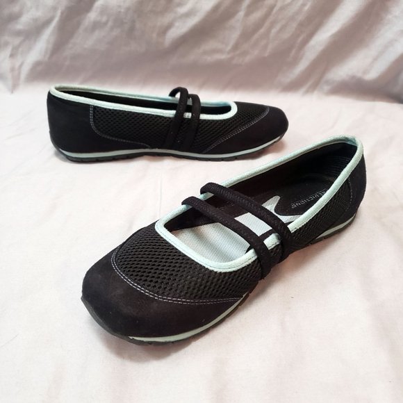 Predictions Shoes - Predictions Women's Size 6.5 Black Flats Loafers Slip On Shoes